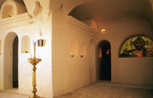 Пещерный храм