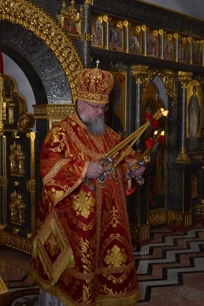 Нижний-храм-Богоявленского-кафедрального-собора-города-Горловки-отпраздновал-свой-первый-престольный-праздник-10