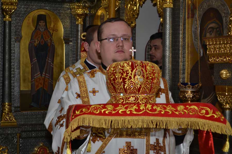 Нижний-храм-Богоявленского-кафедрального-собора-города-Горловки-отпраздновал-свой-первый-престольный-праздник-5